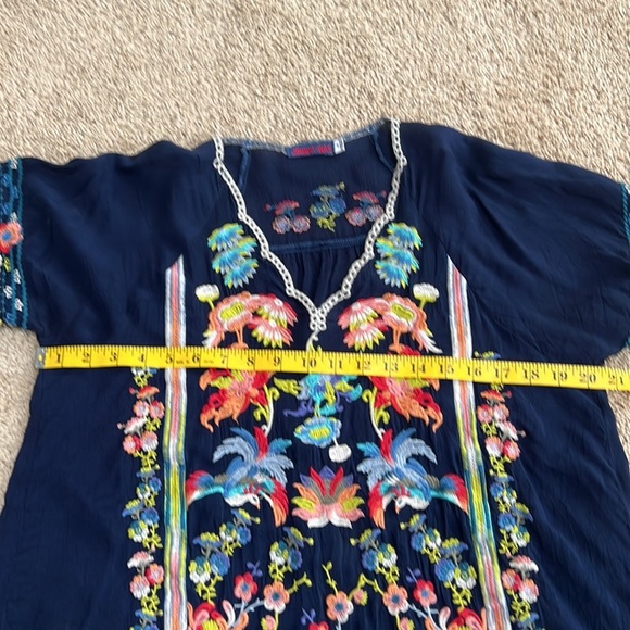 Johnny Was size M blue sky embroidered scalloped top - Picture 9 of 12